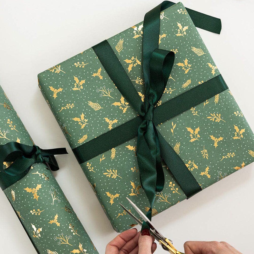 Gift Wrap Roll 3m - Golden Holly (Gold Foil) image 2