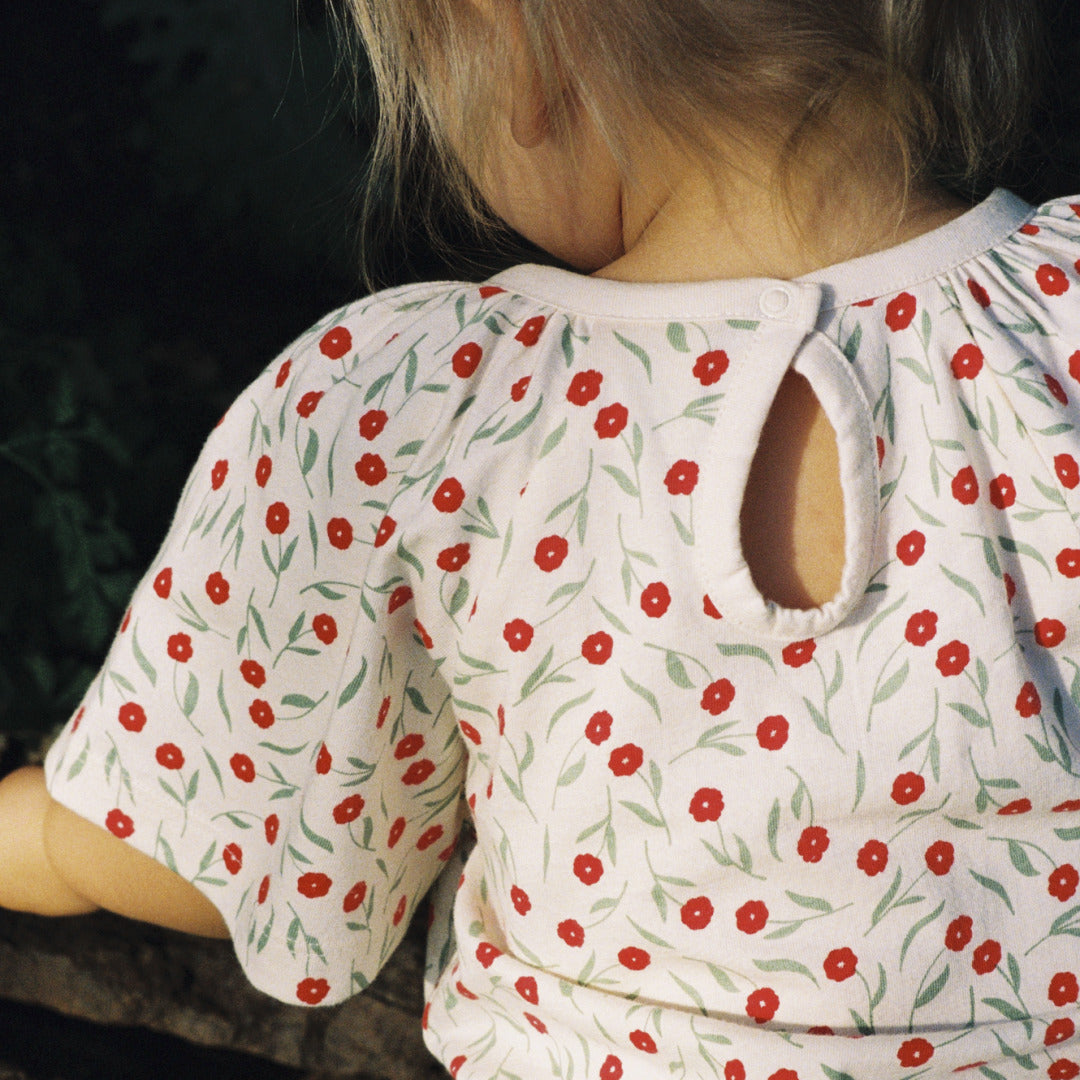 Faye Tee | Joiette Print — lifestyle view 3