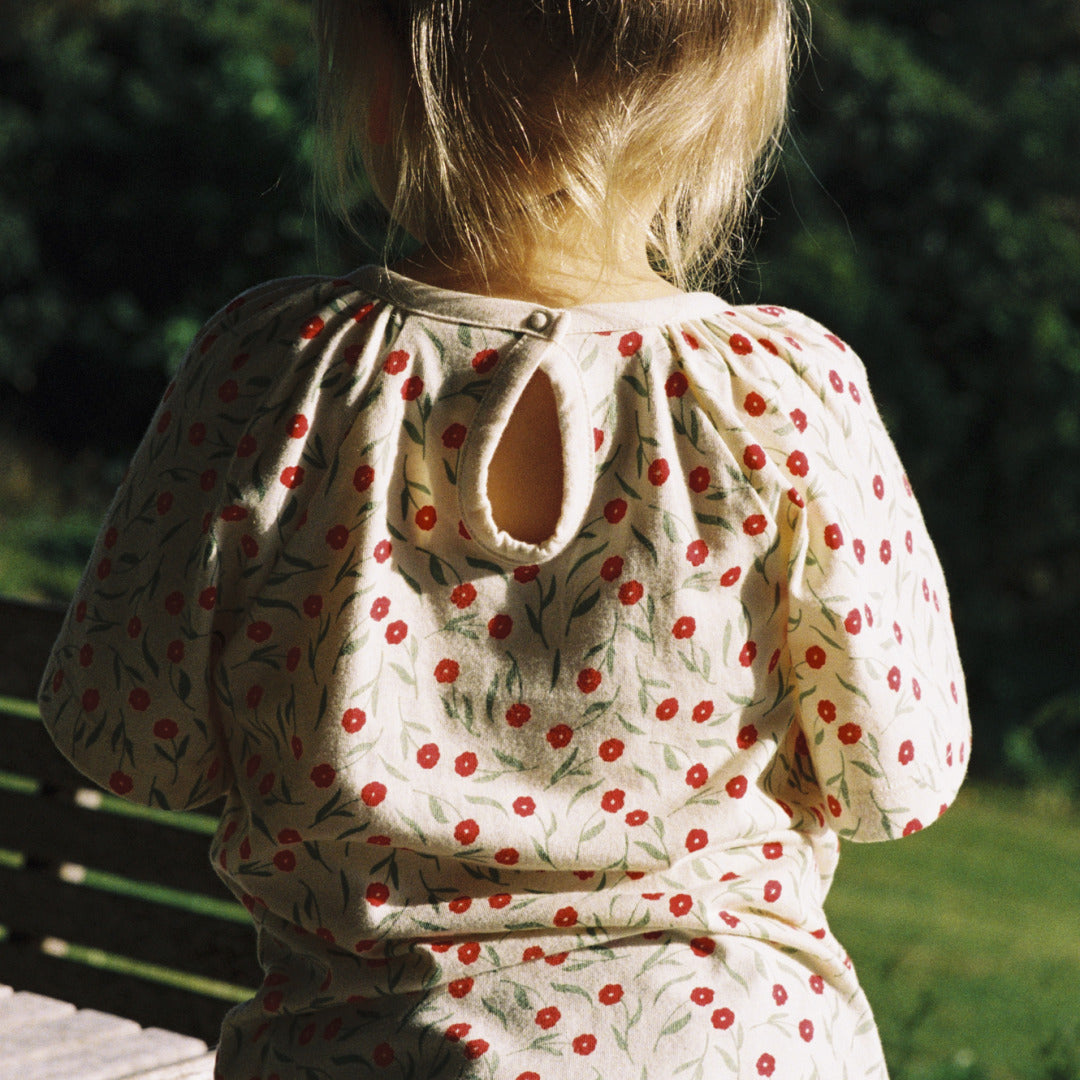 Faye Tee | Joiette Print — lifestyle view 4