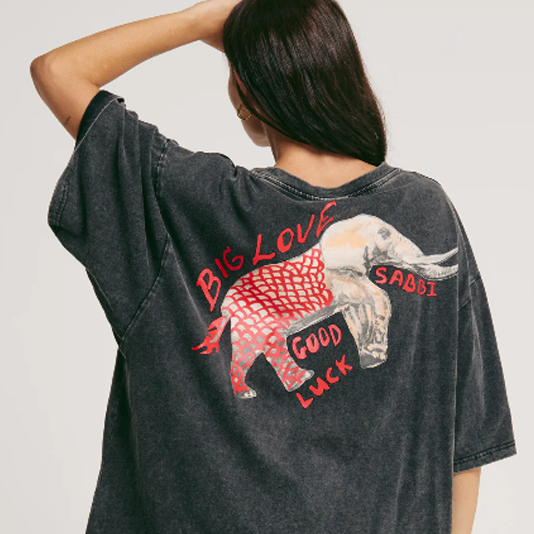 Very Oversized Elephant Safari Tee | Black