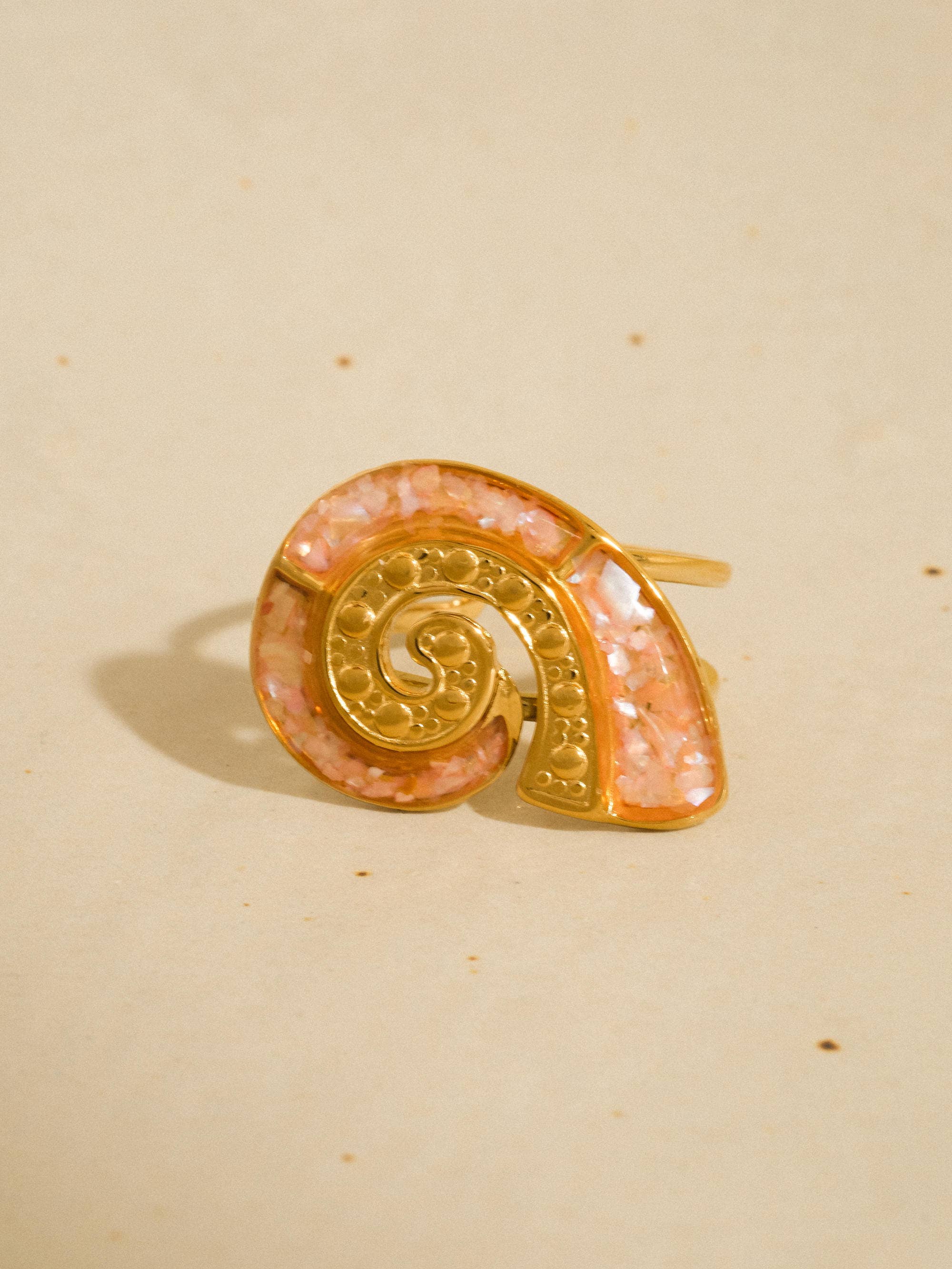 Shellnee Spiral Shell Ring | Yellow Gold