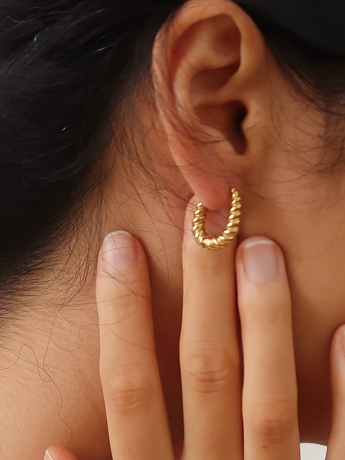 Cere Twisted Hoop Earrings | 18K Yellow Gold