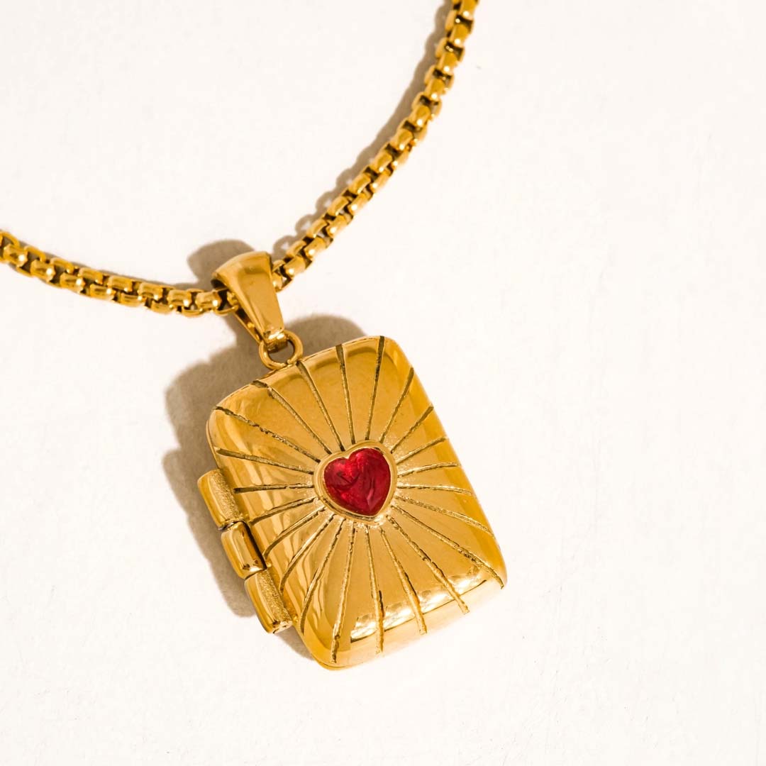 Lavande Heart Locket Necklace | Gold