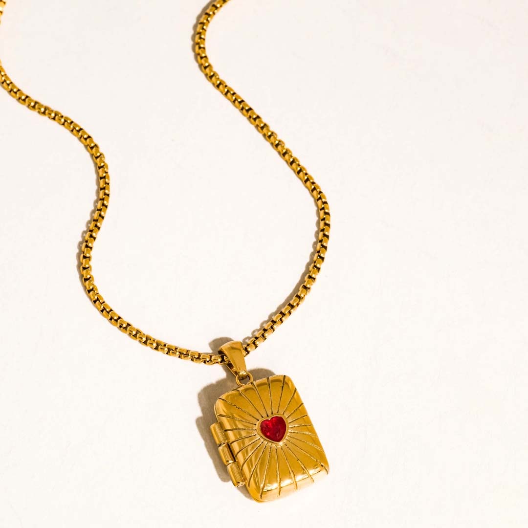 Lavande Heart Locket Necklace | Gold