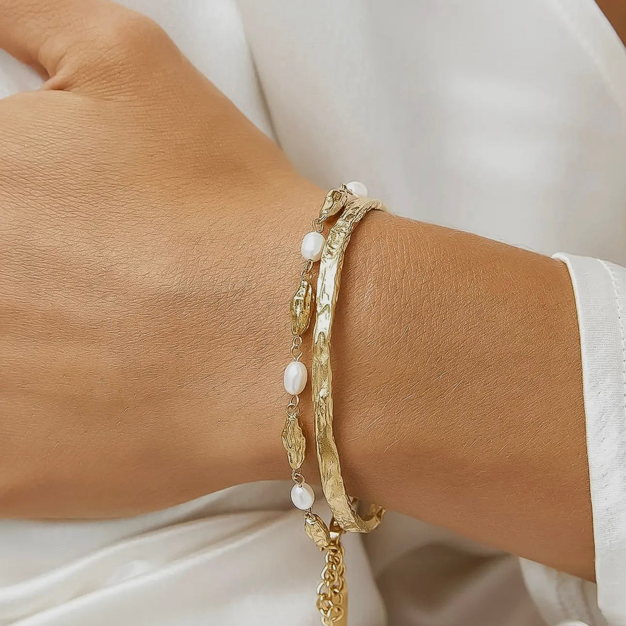 Bastien 18K Gold Non-Tarnish Textured Thin Bangle | Yellow Gold