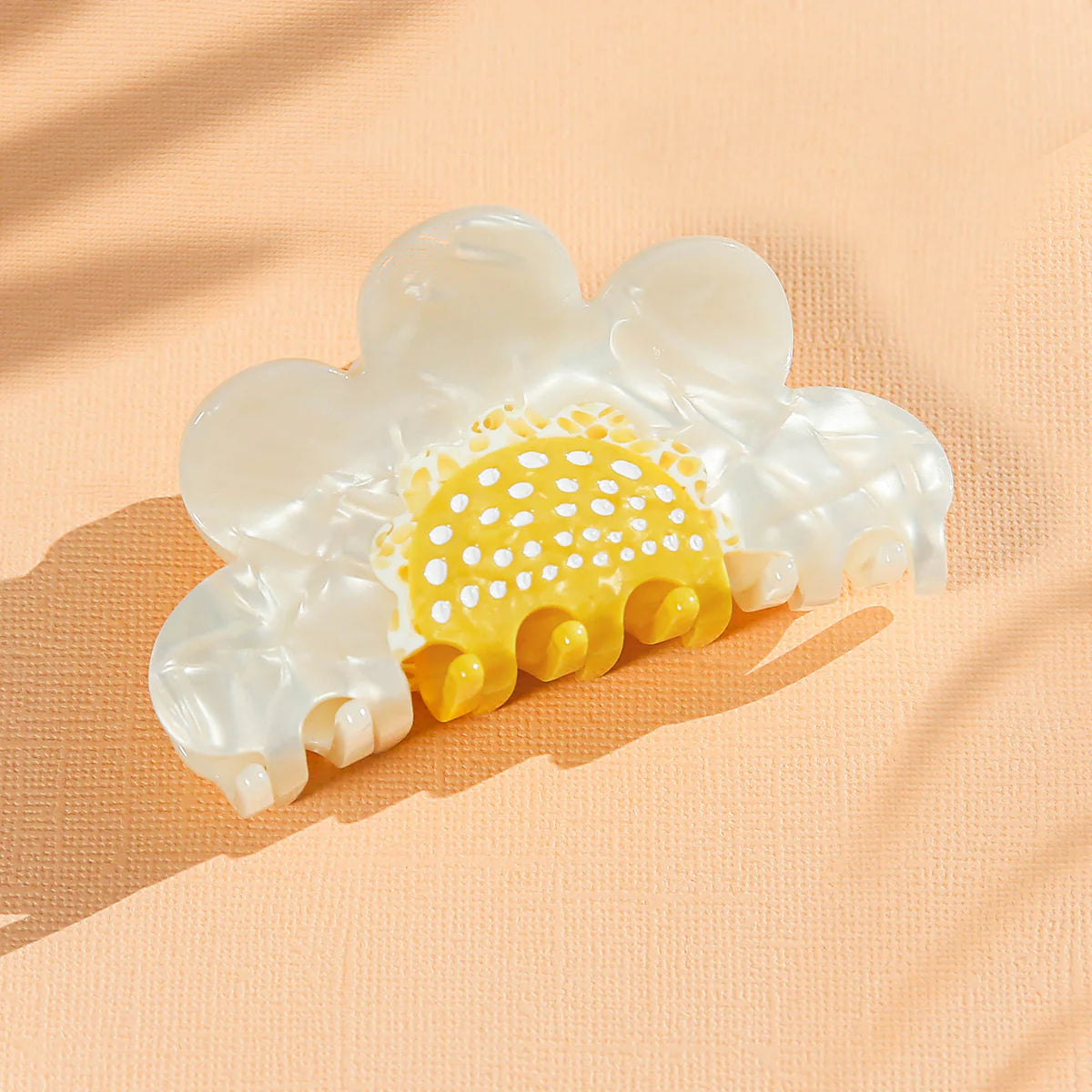 Daisy Flower Claw Hair Clip