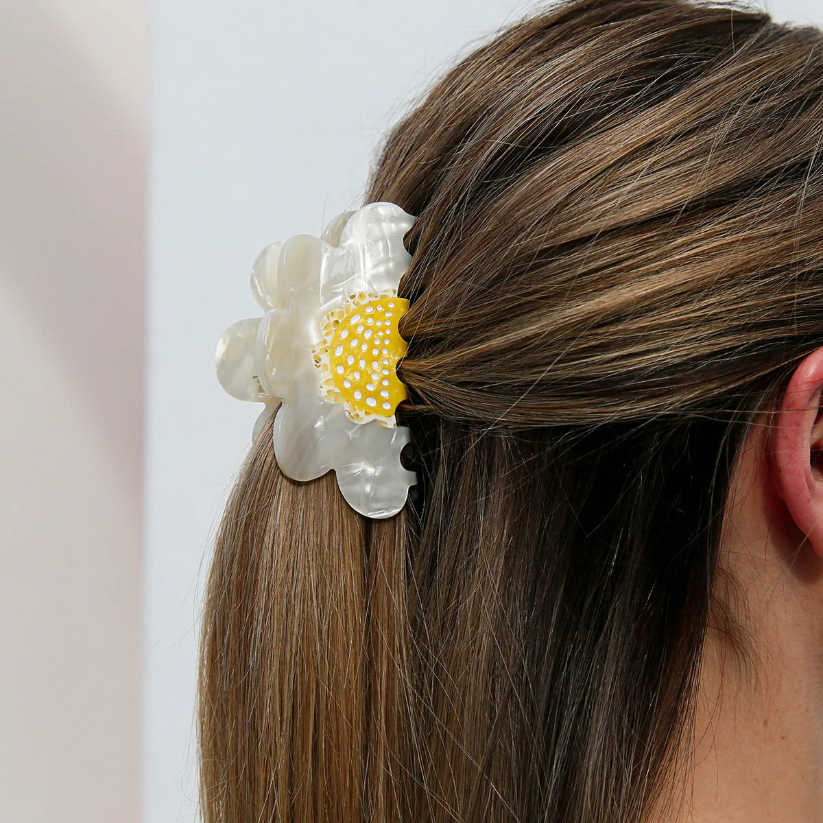 Daisy Flower Claw Hair Clip