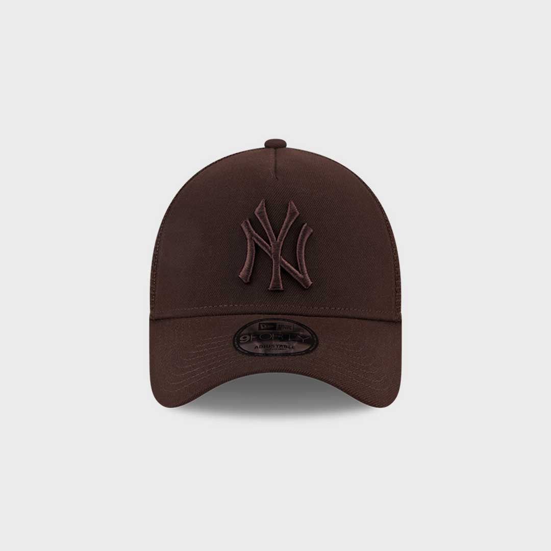 9Forty Trucker NY Yankees | Brown
