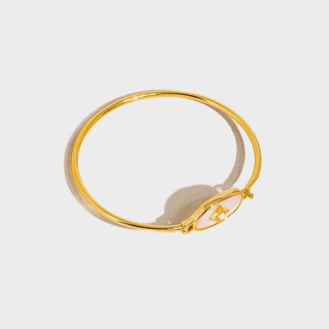 Aileen 18K Gold Vintage Star Shell Bangle
