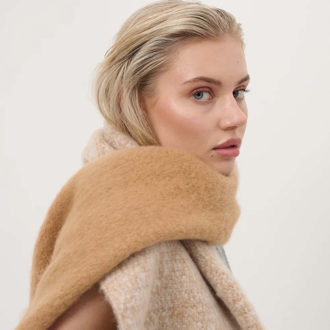 CARAMEL DUOTONE FLUFFY SCARF