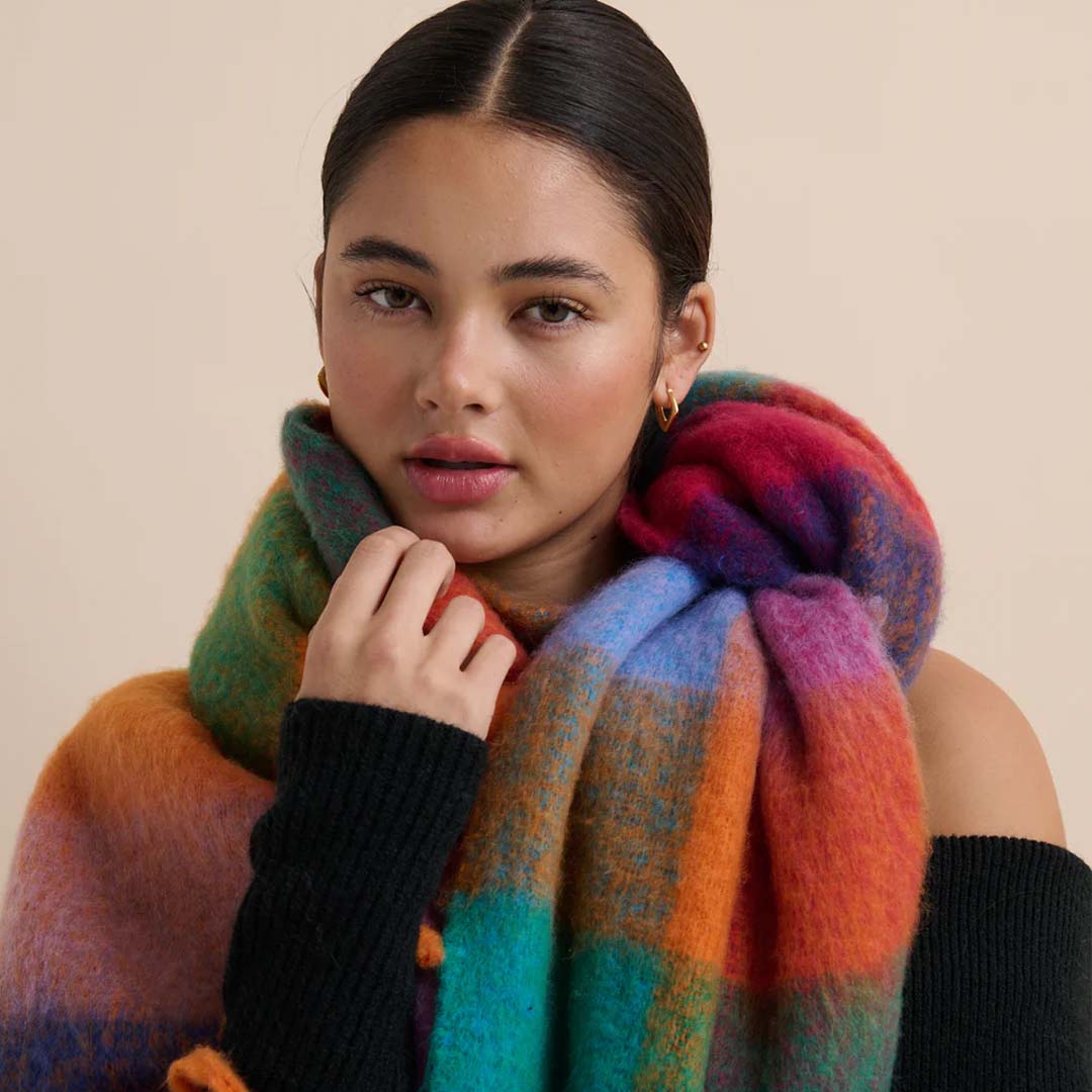 MARI FLUFFY CHECKERED SCARF