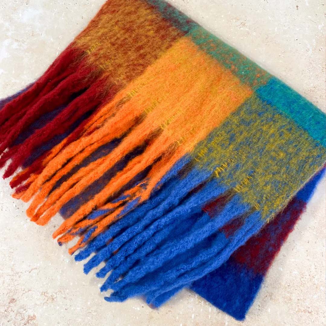 MARI FLUFFY CHECKERED SCARF