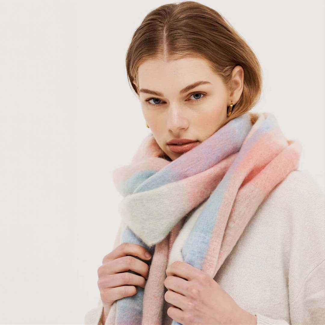 PASTEL FLUFFY CHECKERED SCARF