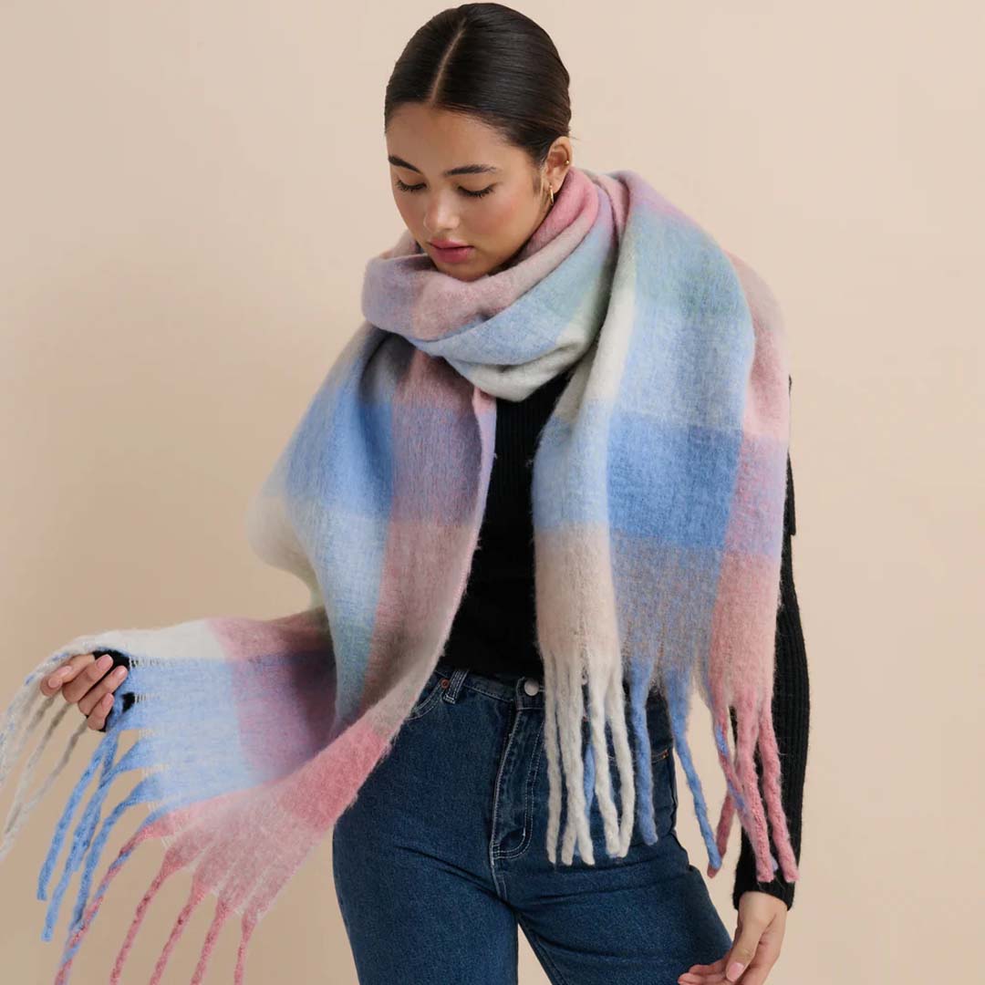 PASTEL FLUFFY CHECKERED SCARF