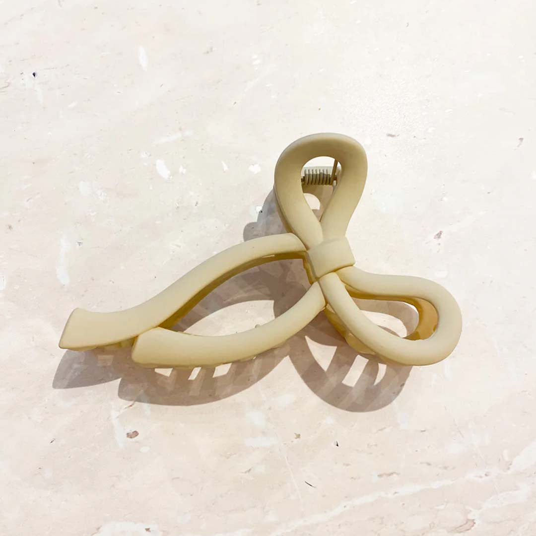 ROMY MATTE BOW CLAW CLIP | BEIGE