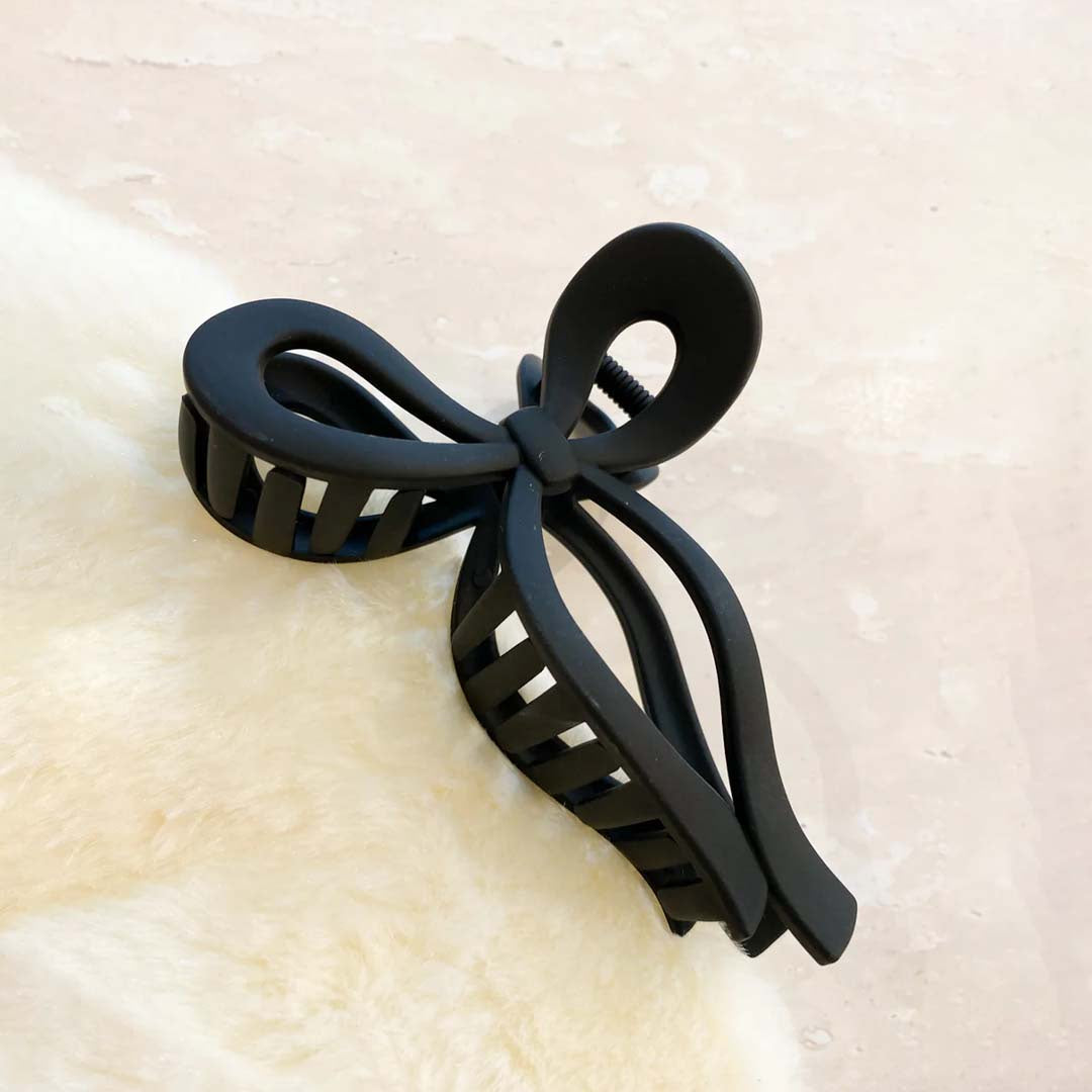 ROMY MATTE BOW CLAW CLIP | BLACK