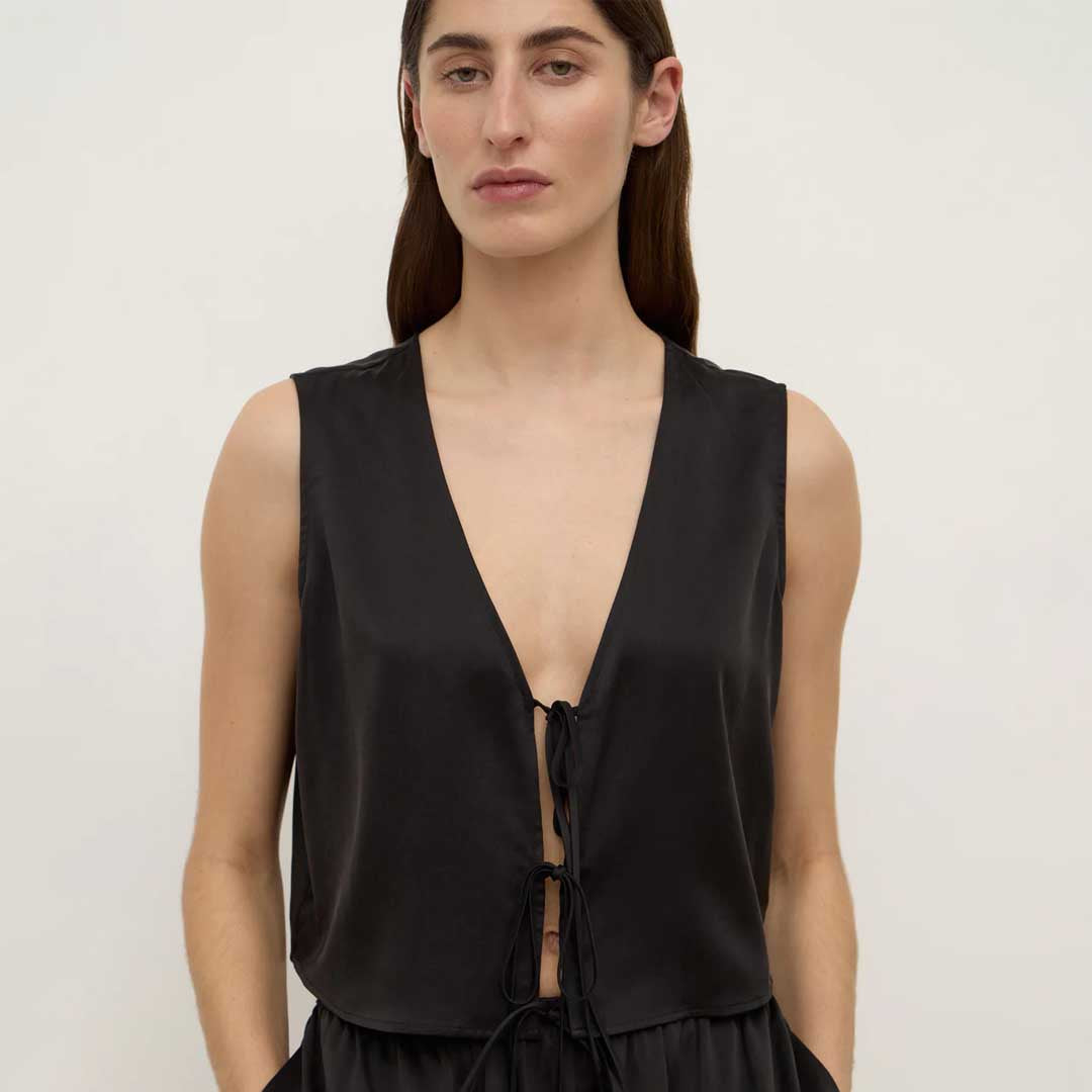 Beal Silk Tie Front Top | Black