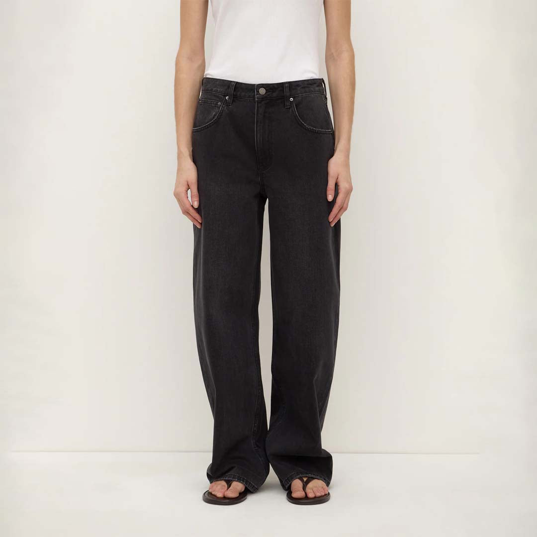 Low Curve Mid Rise Jean | Faded Black