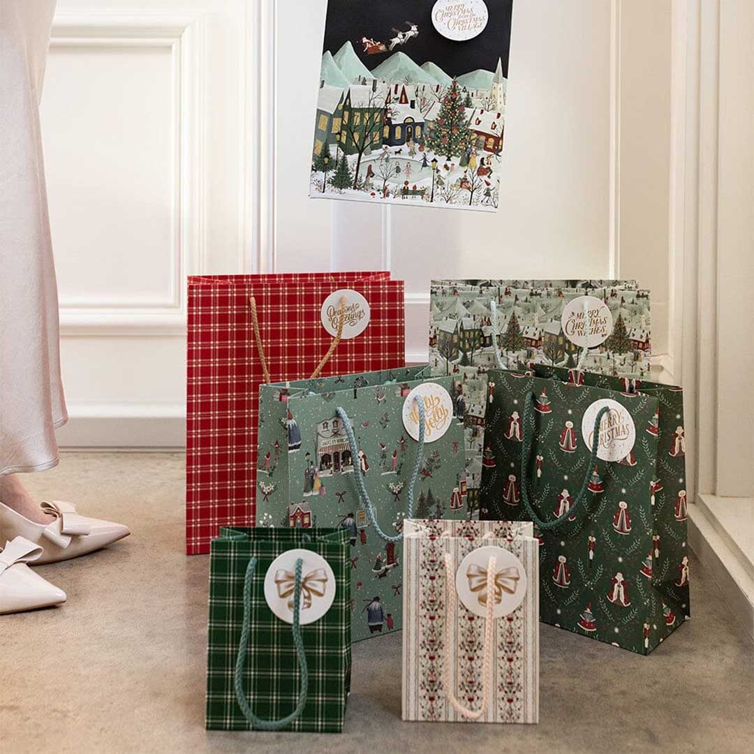 Christmas Gift Bag | The Christmas Village