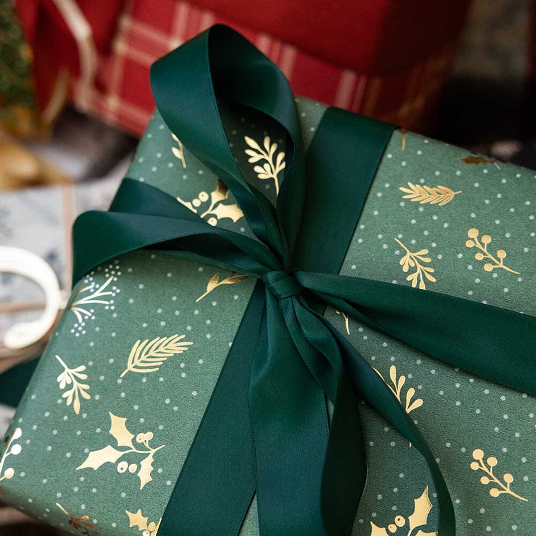 Gift Wrap Roll 3m | Golden Holly