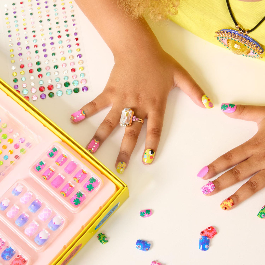 Press On Nail Kit | Days Of The Week image 3