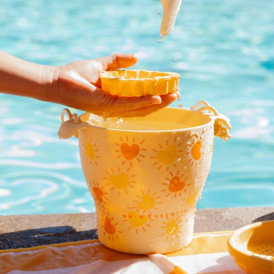 Beach Bucket Set | Solmate — supplier detail or lifestyle view