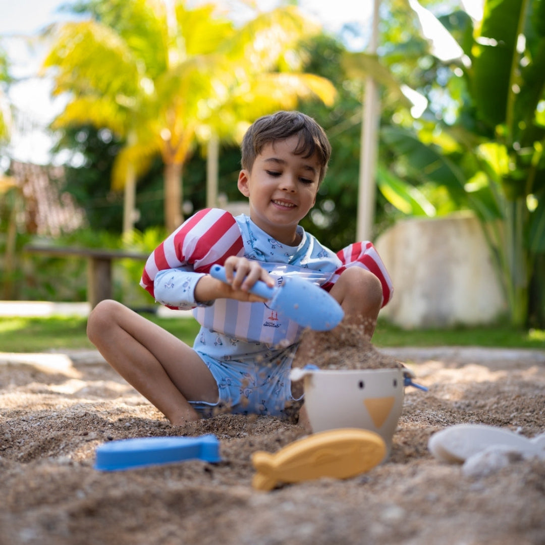 Beach Bucket Set | Sunny Seagull — supplier detail or lifestyle view