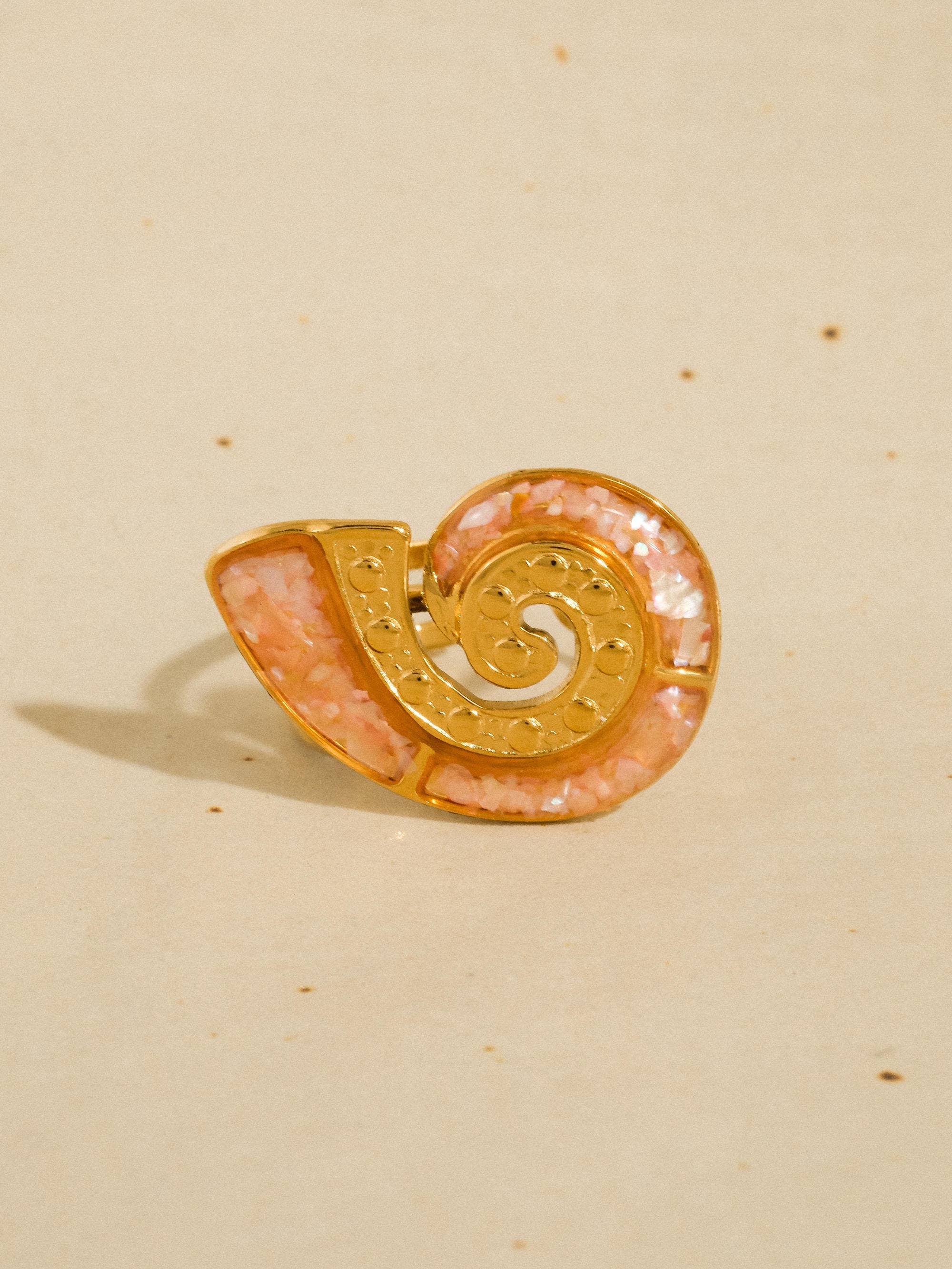 Shellnee Spiral Shell Ring | Yellow Gold