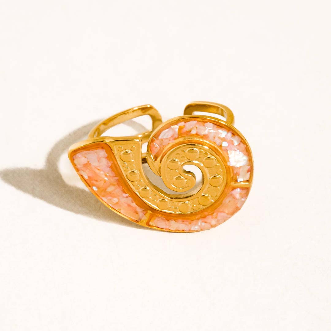 Shellnee Spiral Shell Ring | Yellow Gold