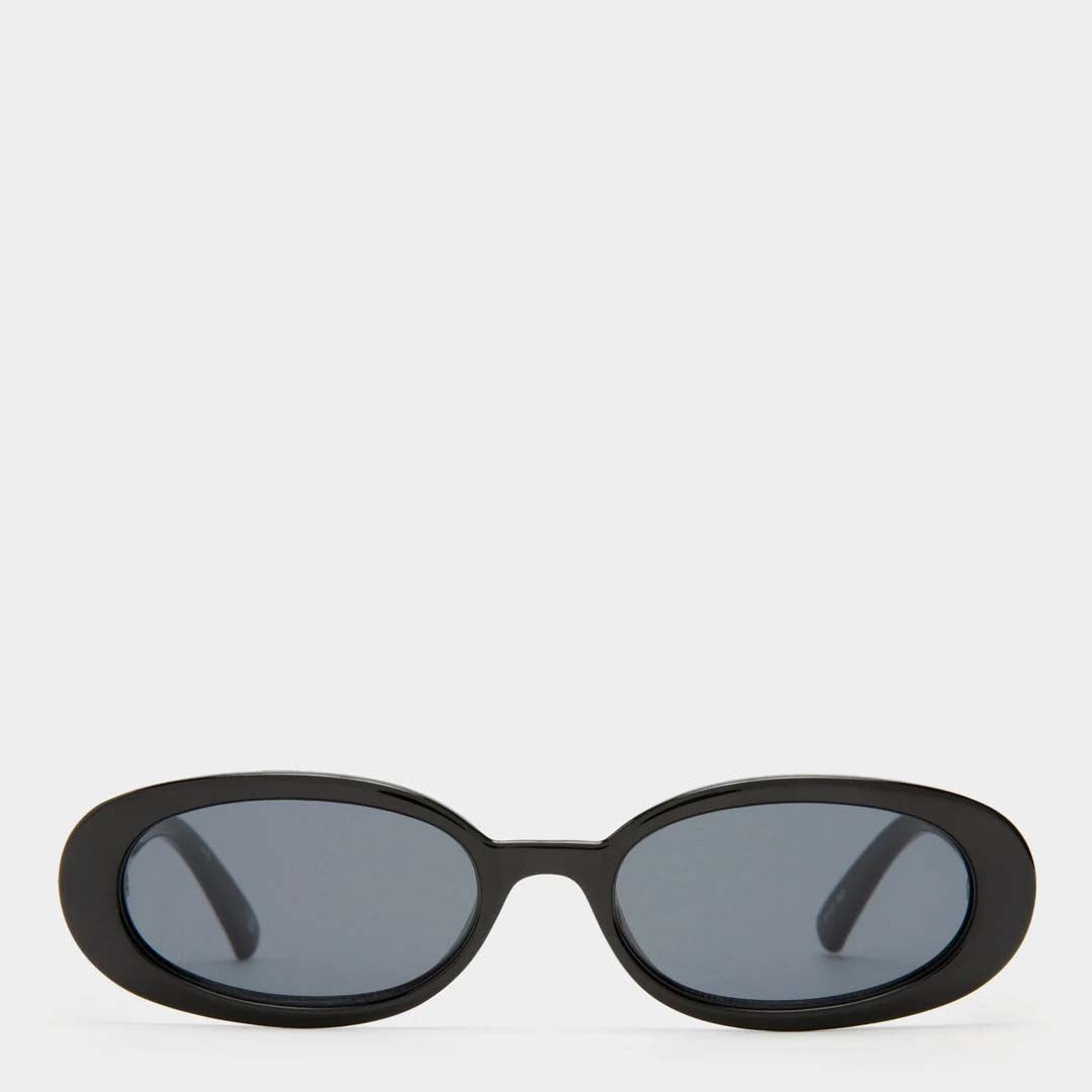 Outta Love | Black sunglasses