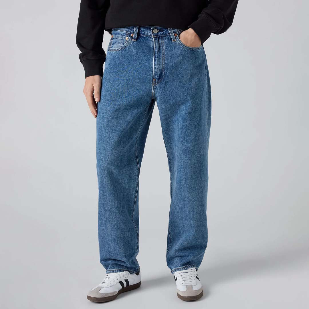 568 Loose Straight Jeans | Blue Essentials