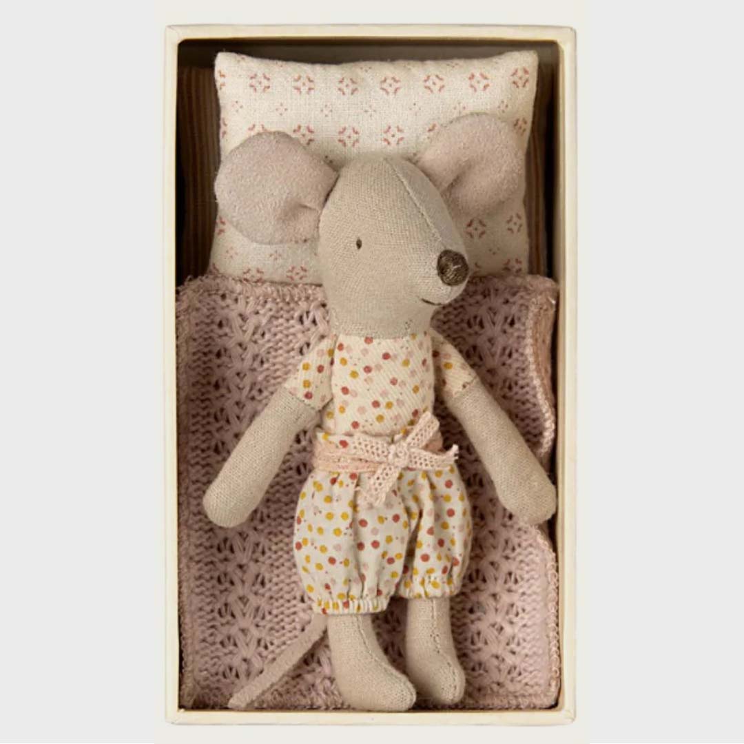 LITTLE SISTER MOUSE in MATCHBOX