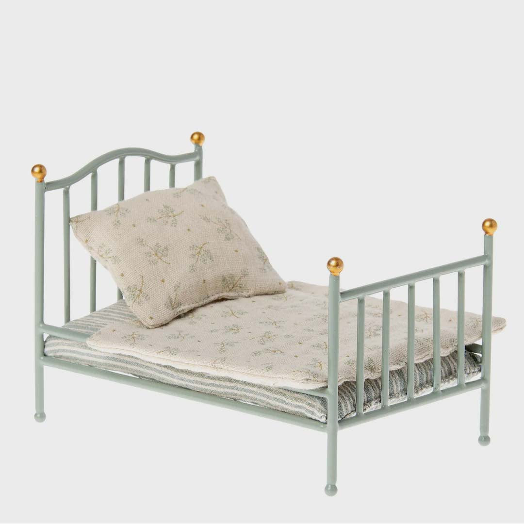 VINTAGE MOUSE BED | MINT
