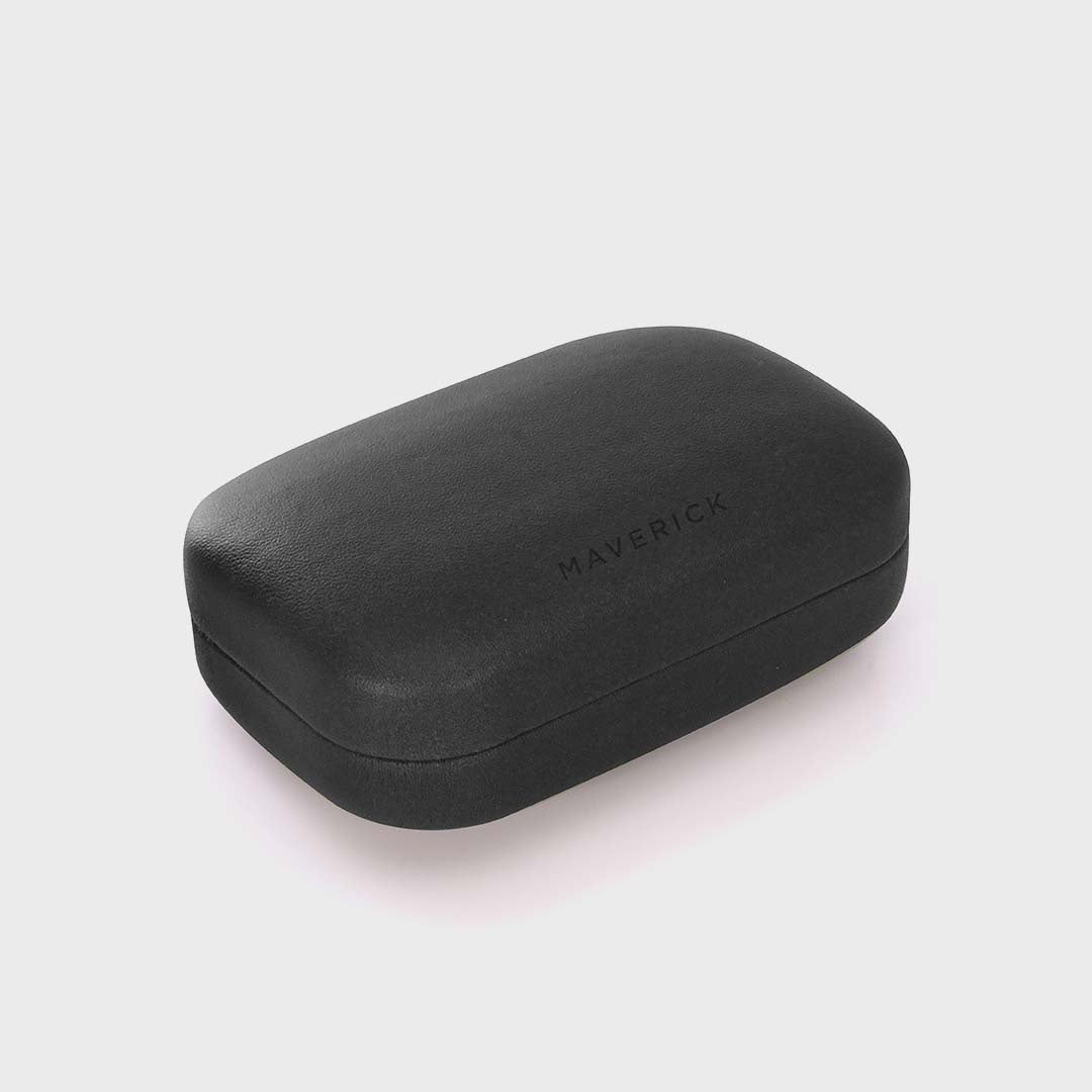 HARD SHELL TRAVEL CASE | BLACK