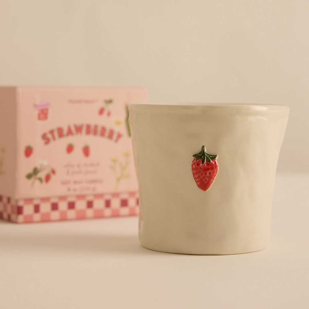 Bistro 8oz Embossed Strawberry Candle | Strawberry