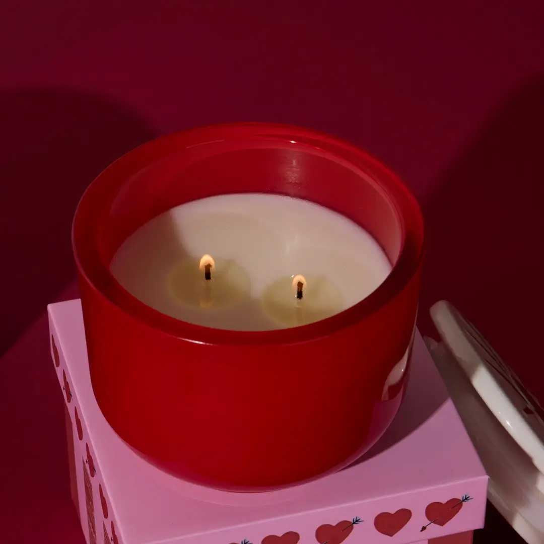 Charmed 8oz Embossed Heart | Wild Fig & Rose