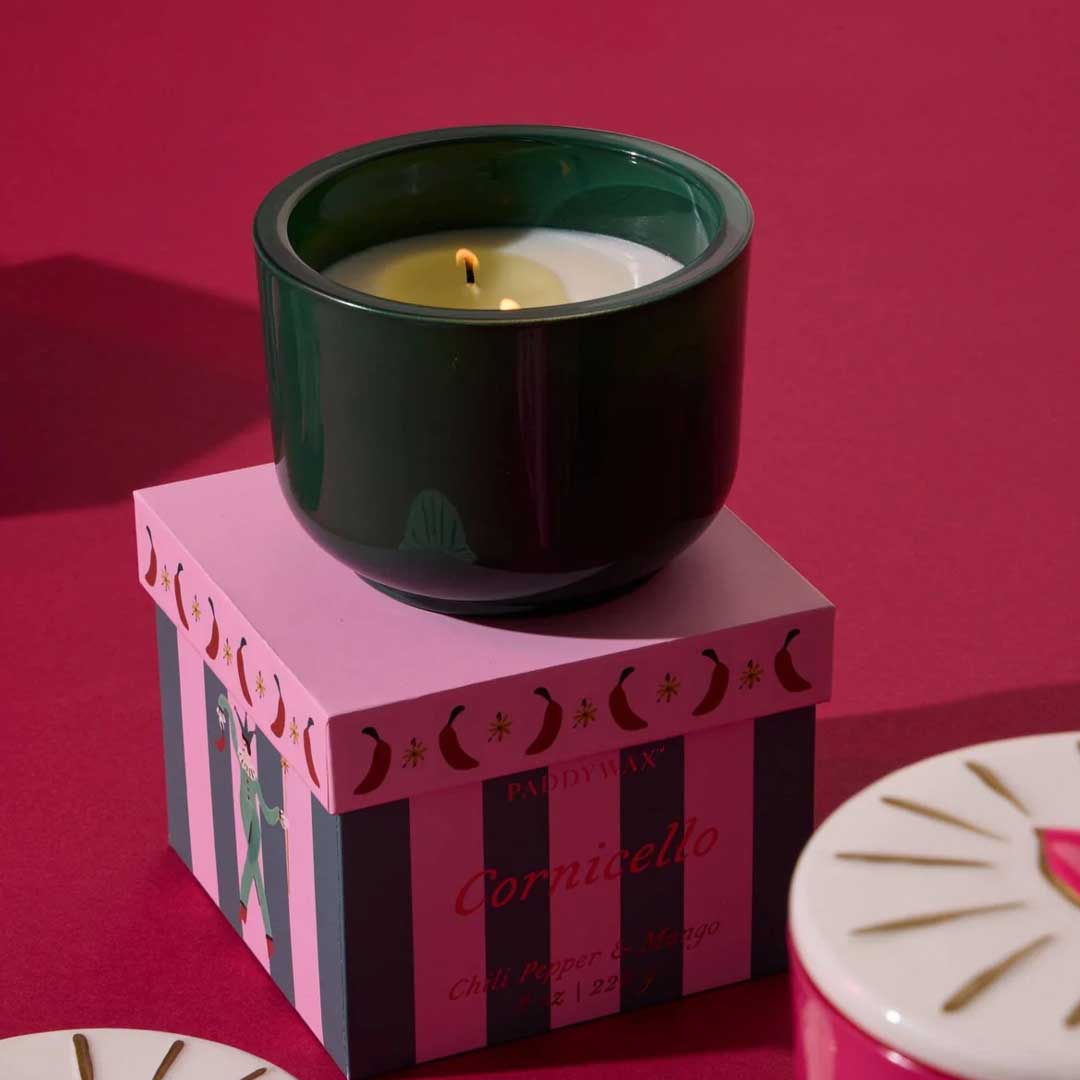 Charmed 8oz Horseshoe | Tabacco & Pine