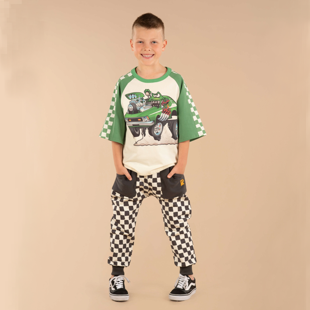 GREEN MACHINE 3/4 SLEEVE T-SHIRT