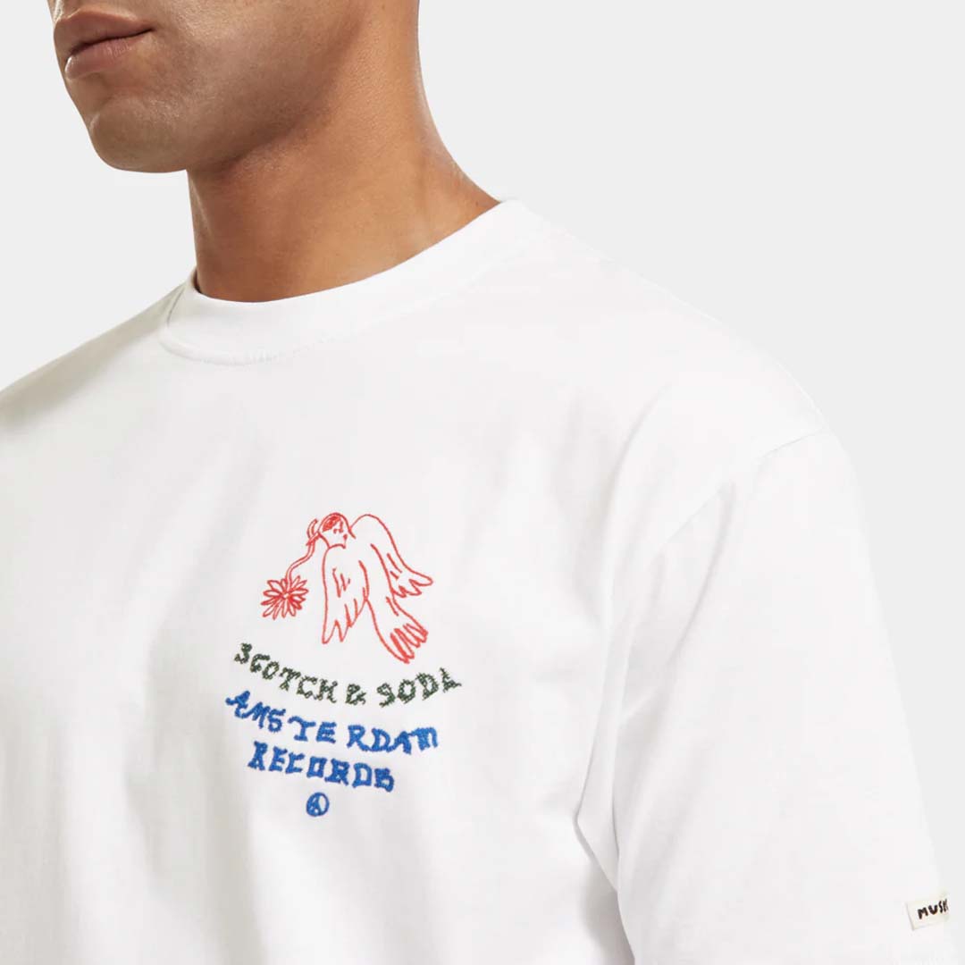 CROSS STITCH ARTWORK T-SHIRT | WHITE