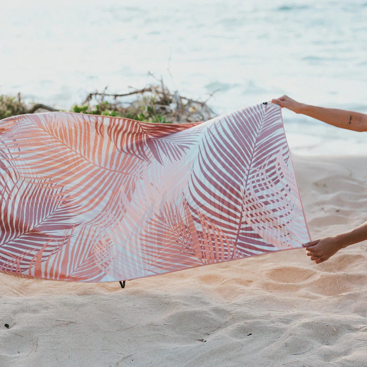 DEVILLE BEACH TOWEL