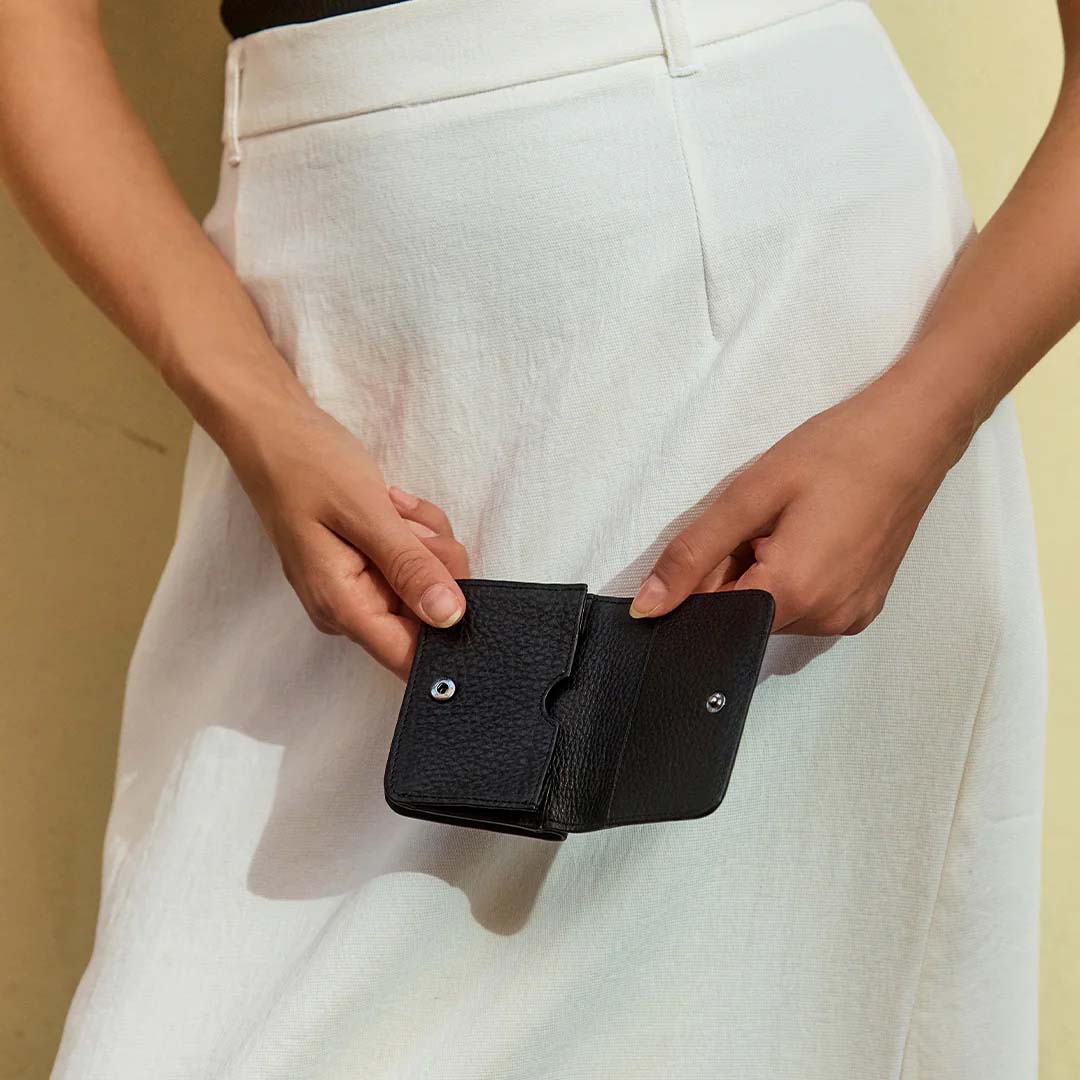 MILES AWAY WALLET | BLACK