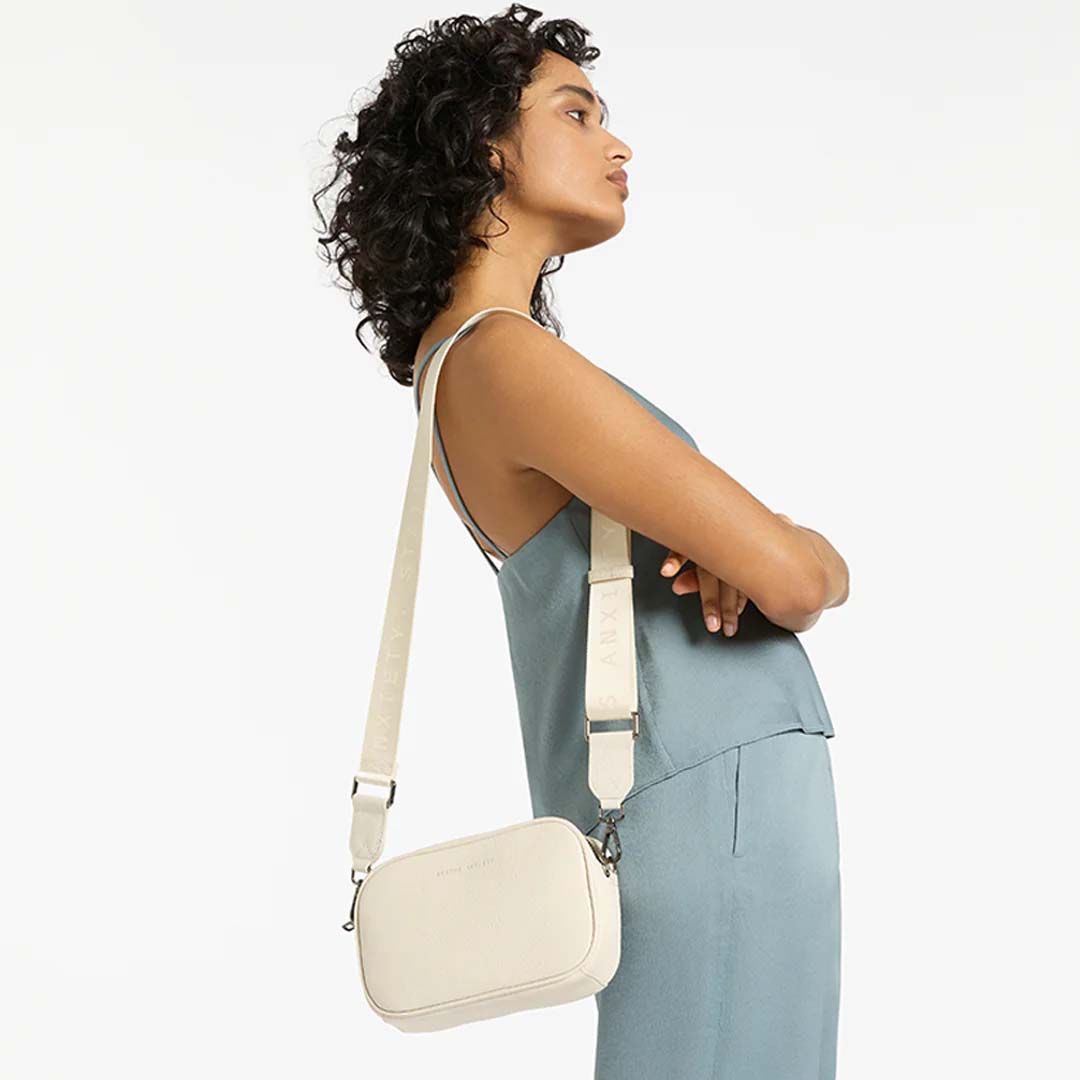 Plunder with Webbed Strap | Chalk