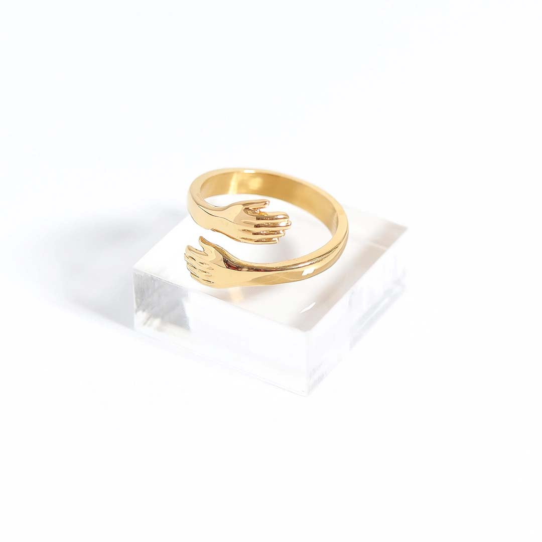 Hug Ring | Gold
