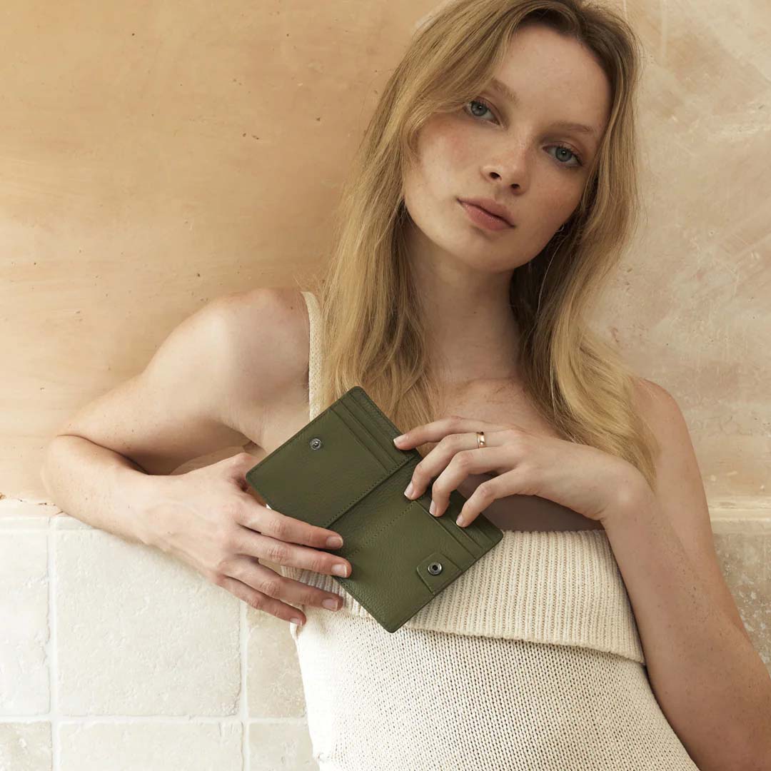 EASY DOES IT | KHAKI