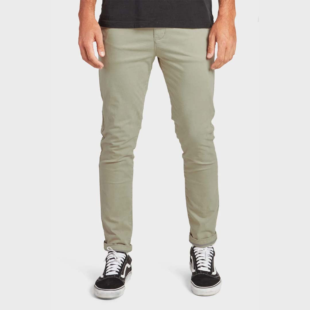 COOPER SLIM CHINO - DUSTY OLIVE