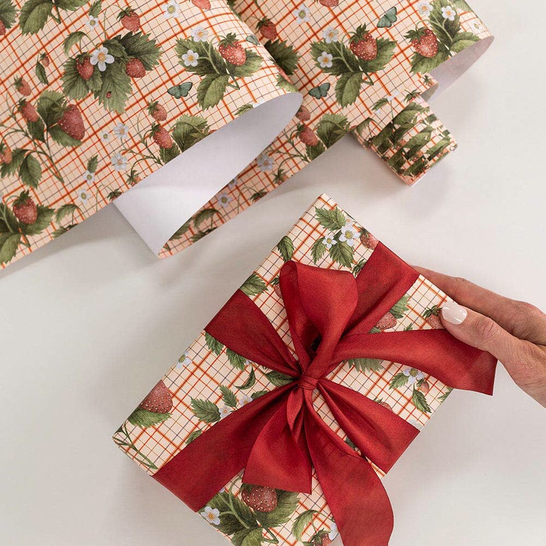 Gift Wrap Roll 3m - Strawberries image 2