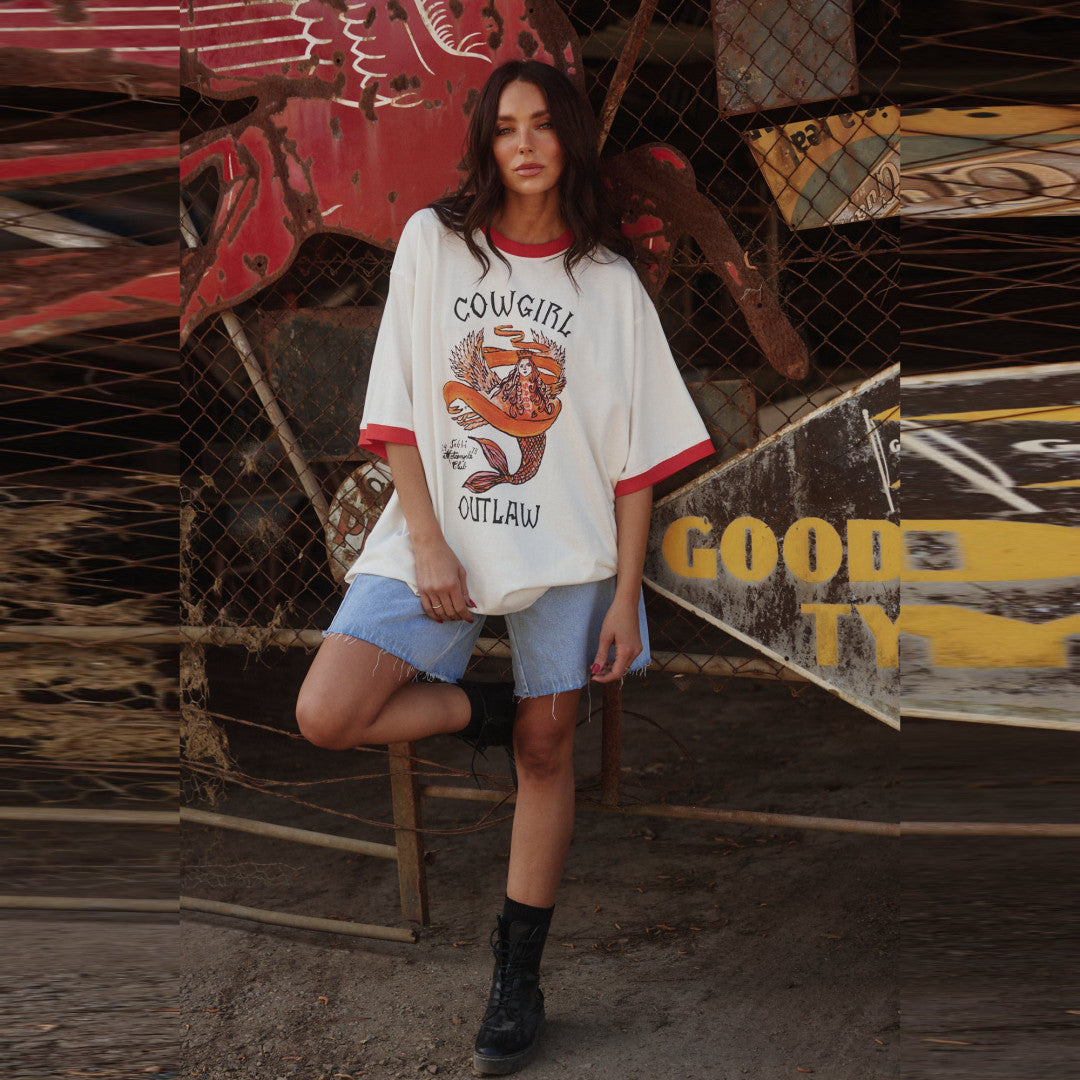 Very Oversized Cowgirl Outlaw Tee | White — view 3