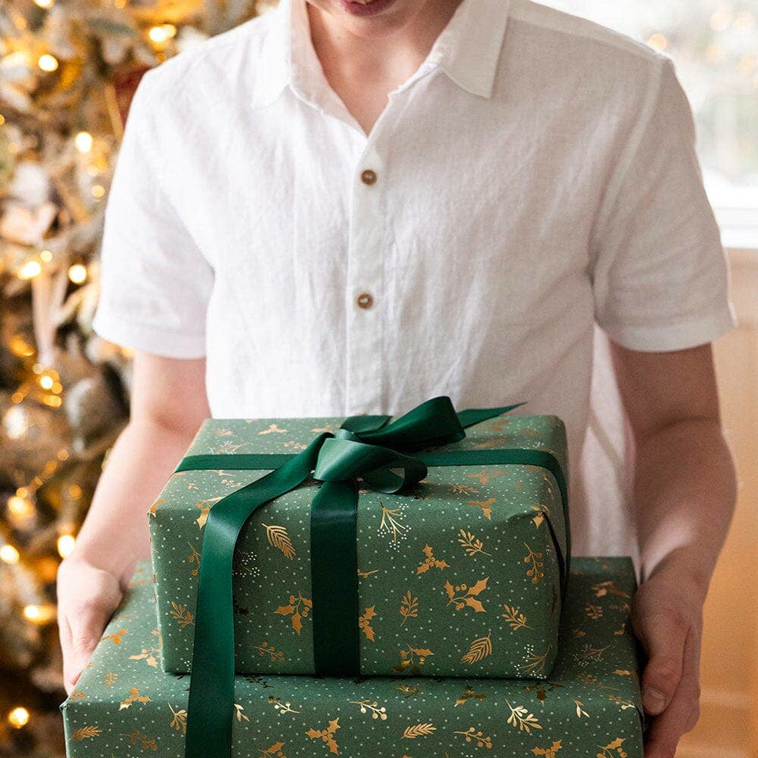 Gift Wrap Roll 3m - Golden Holly (Gold Foil) image 3