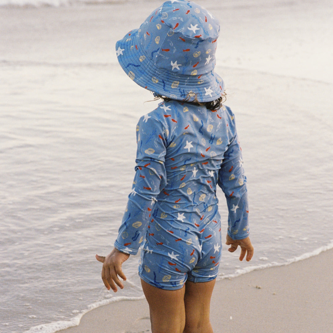 Splash Sunhat | Blue Snorkel Print — lifestyle view 2