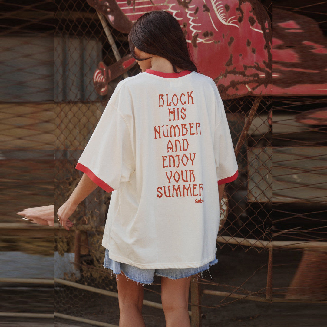 Very Oversized Cowgirl Outlaw Tee | White — view 4